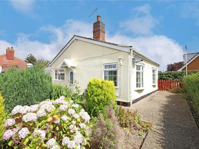 Bungalow for sale in Bladon Estate, Boston