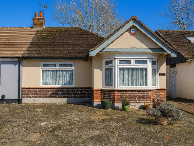 Bungalow for sale in Marks Gate, Greater London