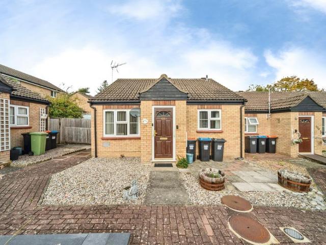 Bungalow for sale in Conniburrow, Milton Keynes