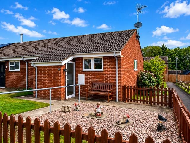 Bungalow for sale in Buckingham, Buckinghamshire