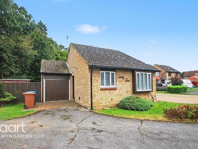 Bungalow for sale in Panshanger, Fretherne