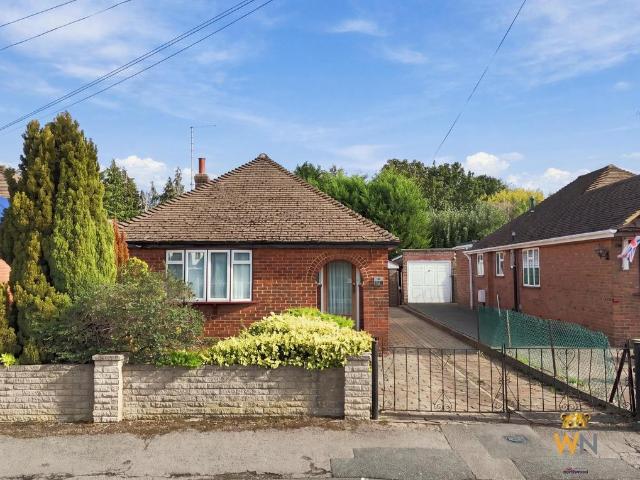 Bungalow for sale in Navestock Side, Essex