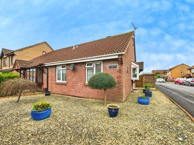 Bungalow for sale in West End, Clevedon