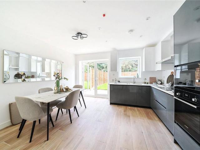 Bungalow for sale in Finchley, Greater London