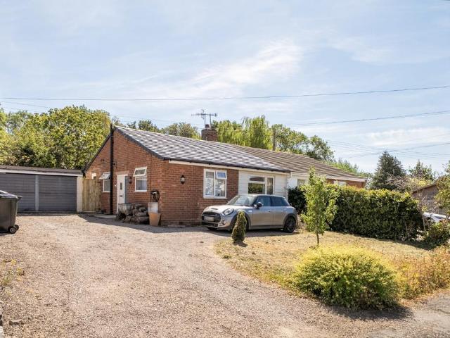 Bungalow for sale in Crookhill, Worcestershire
