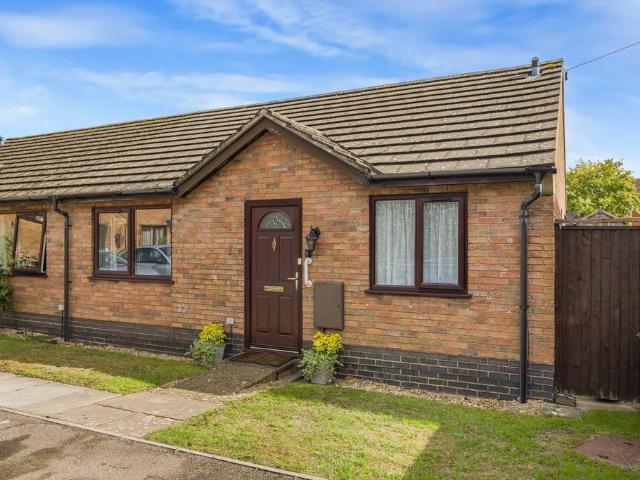 Bungalow for sale in Ewens Farm, Golden Valley