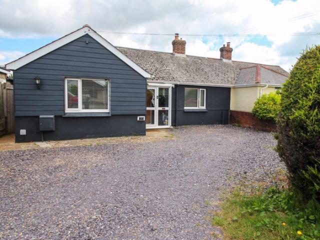 Bungalow for sale in Folkestone, Capel-le-Ferne Bungalow for sale in Folkestone, Capel-le-Ferne