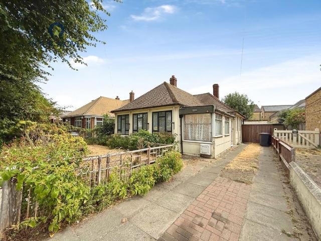Bungalow for sale in Stone, Monks Orchard
