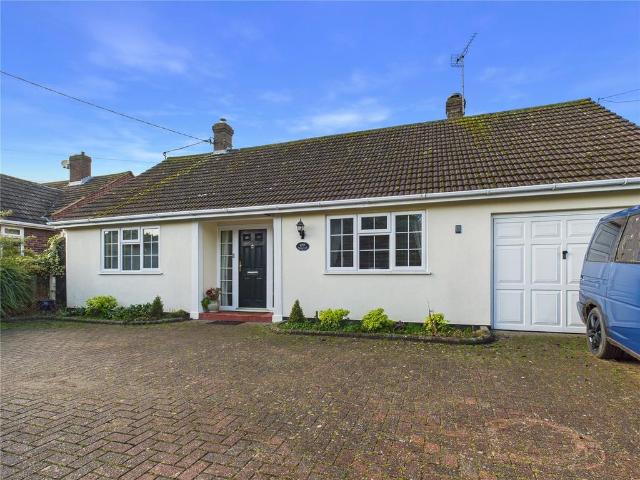 Bungalow for sale in Chipping Hill, Essex