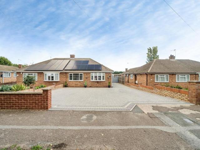 Bungalow for sale in Far Bletchley, Milton Keynes