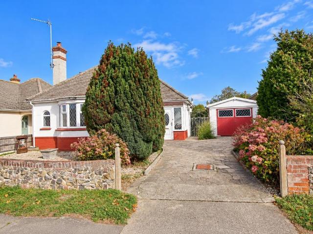 Bungalow for sale in Clacton-on-Sea, Tendring