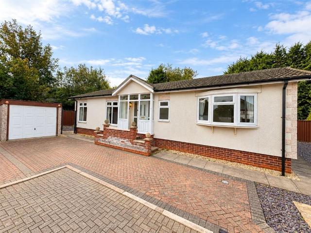 Bungalow for sale in Ruskington, North Kesteven