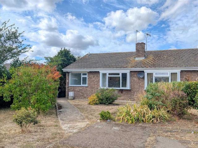 Bungalow for sale in Brightlingsea, Dale Hill