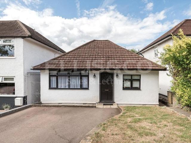Bungalow for sale in Mill Hill, Greater London