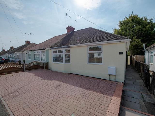 Bungalow for sale in Rushden