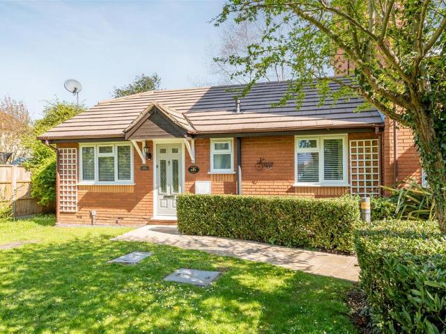 Bungalow for sale in Clewer Village, Windsor