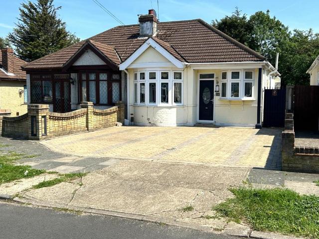 Bungalow for sale in Collier Row, Greater London