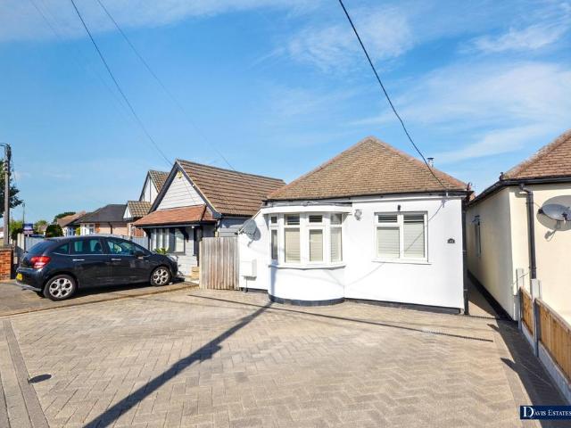 Bungalow for sale in Cranham, Greater London