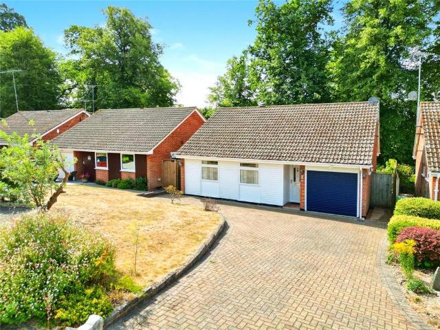 Bungalow for sale in Crowthorne