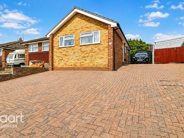Bungalow for sale in Snipeshill, Oad Street