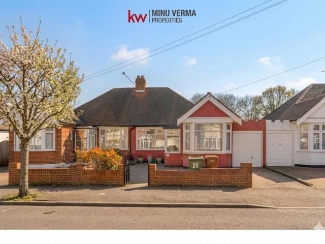Bungalow for sale in Chingford, Greater London