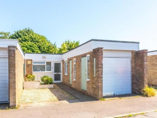 Bungalow for sale in Leighton-Linslade, Leighton Buzzard