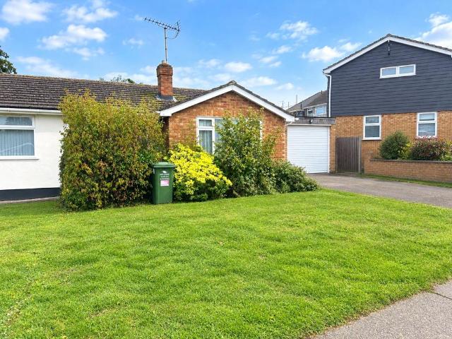 Bungalow for sale in Shotgate, Basildon
