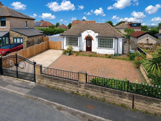 Bungalow for sale in West Yorkshire