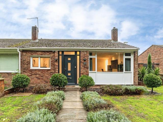 Bungalow for sale in Tadley, Basingstoke and Deane