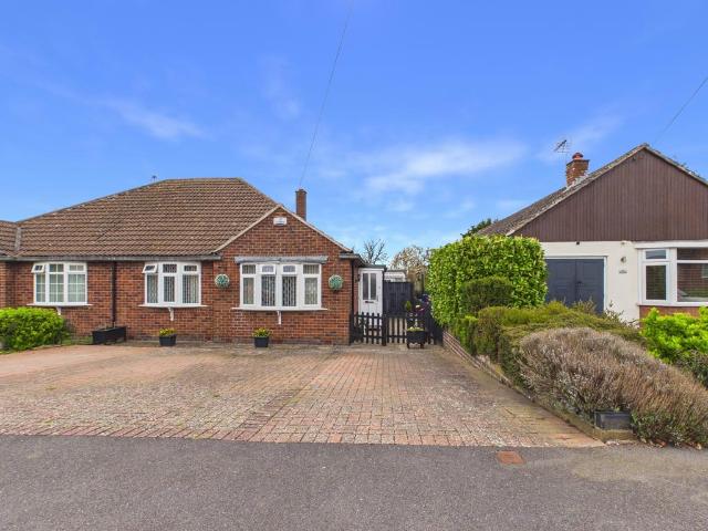 Bungalow for sale in Green Close, Warwickshire