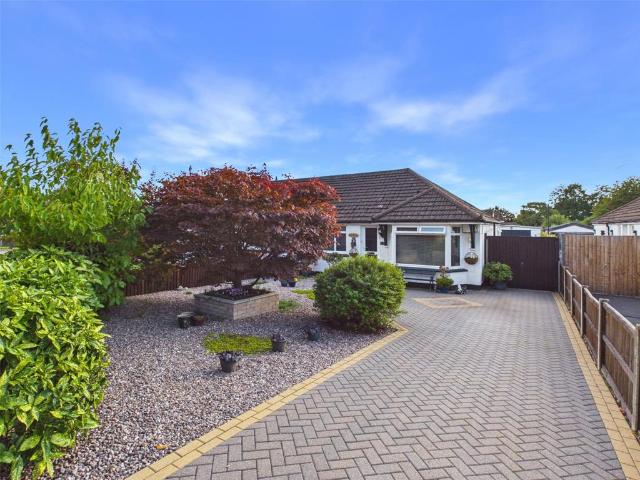 Bungalow for sale in Wotton, Gloucester