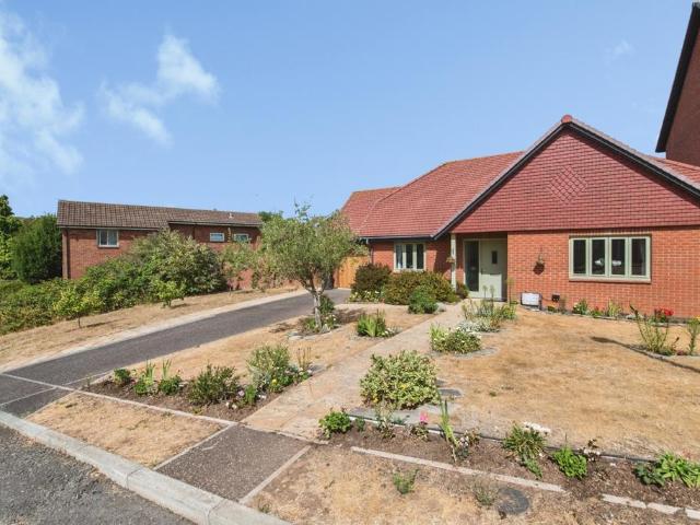 Bungalow for sale in Littleham, Budlake