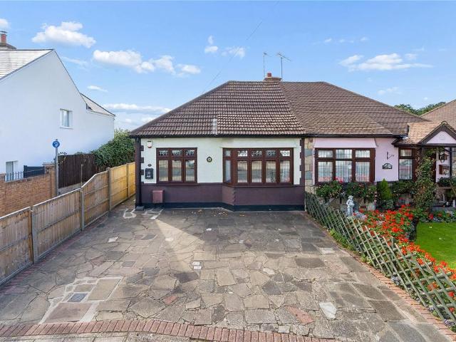 Bungalow for sale in Elm Park, Greater London