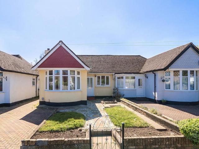 Bungalow for sale in Batchworth, Hertfordshire
