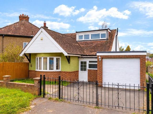 Bungalow for sale in Northampton, Northamptonshire