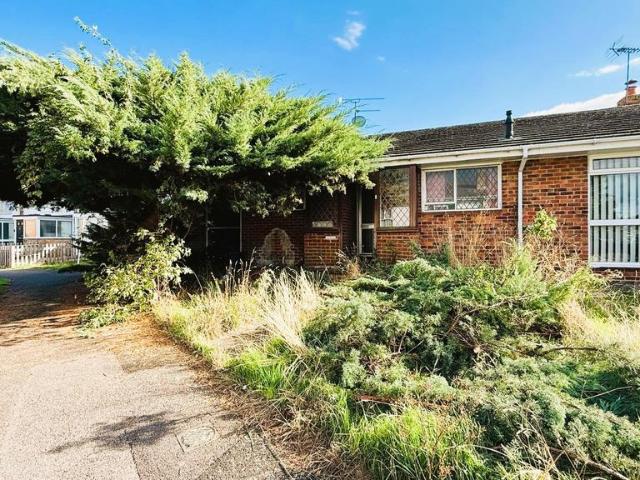 Bungalow for sale in Rainham, Gillingham