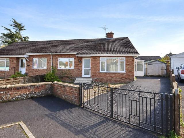 Bungalow for sale in Jocelyn Park, Chard