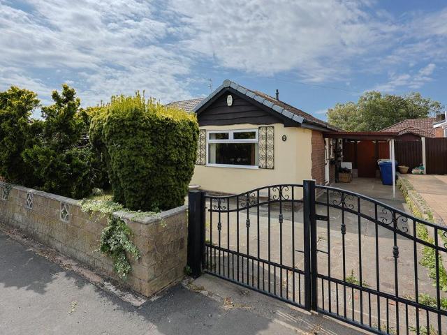 Bungalow for sale in Gathurst, Wigan