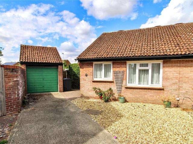 Bungalow for sale in Thatcham, West Berkshire