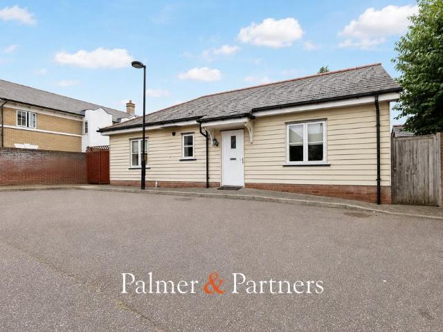 Bungalow for sale in Hythe, Fordham Heath