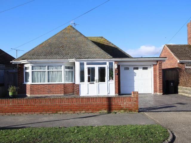 Bungalow for sale in Holland-on-Sea, Dale Hill