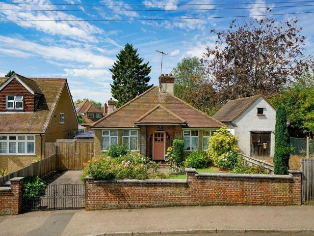 Bungalow for sale in Counters End, Pouchen End