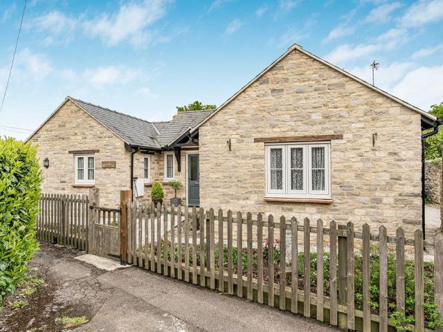 Bungalow for sale in Marsh Gibbon, Buckinghamshire