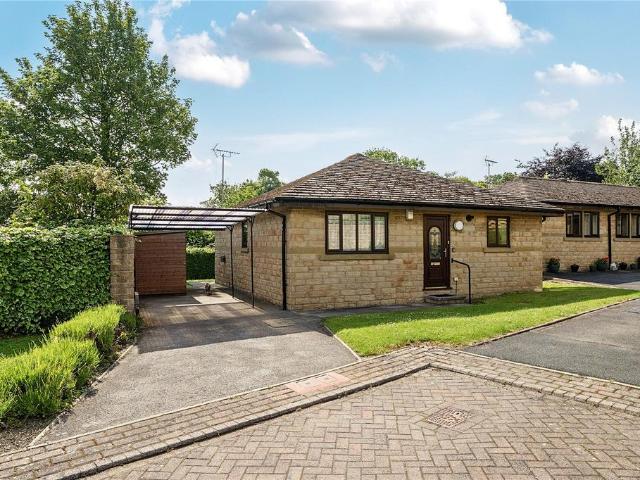 Bungalow for sale in Farsley, West Yorkshire