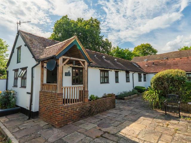 Bungalow for sale in Leigh, Pachesham Park
