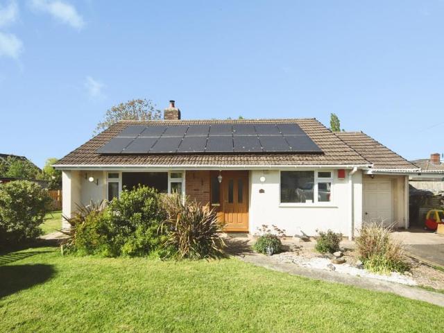 Bungalow for sale in Ruishton