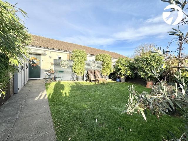 Bungalow for sale in The Butts, Kent