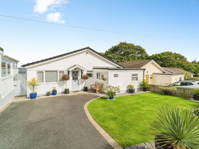 Bungalow for sale in Saundersfoot, Wales