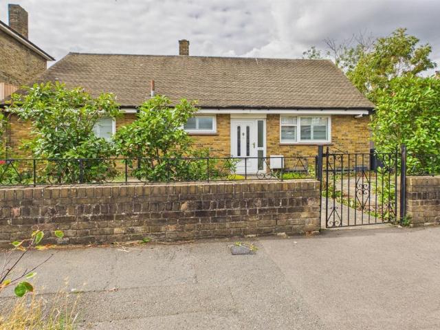 Bungalow for sale in Streatham, Greater London