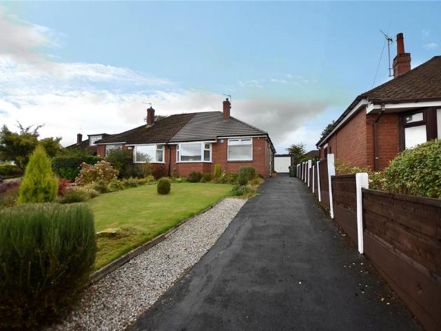 Bungalow for sale in Shaw and Crompton, Pendock